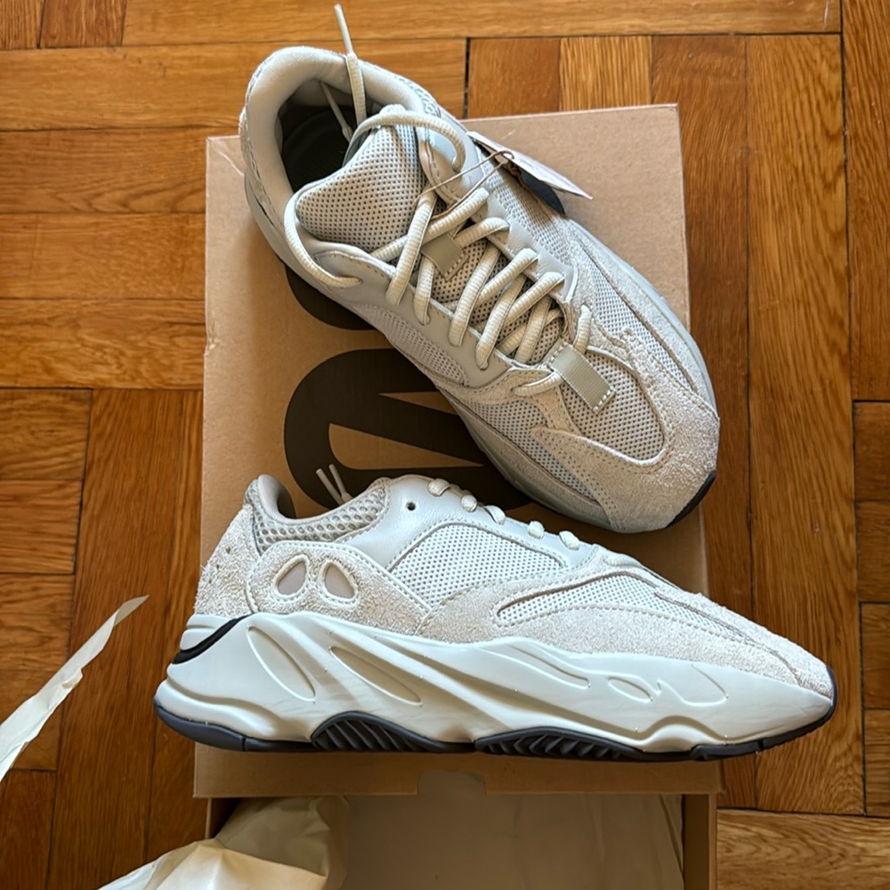 Yeezy Boost 700
